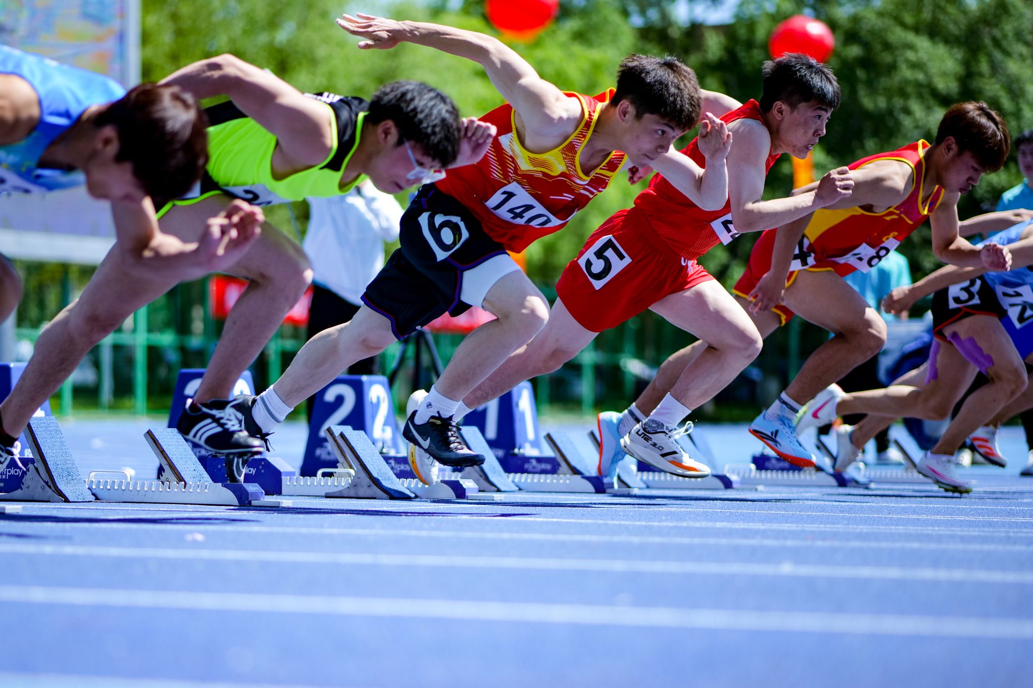 关于激烈角逐中,球队斗志昂扬奋勇拼搏的信息 关于激烈角逐中,球队斗志昂扬奋勇拼搏的信息
