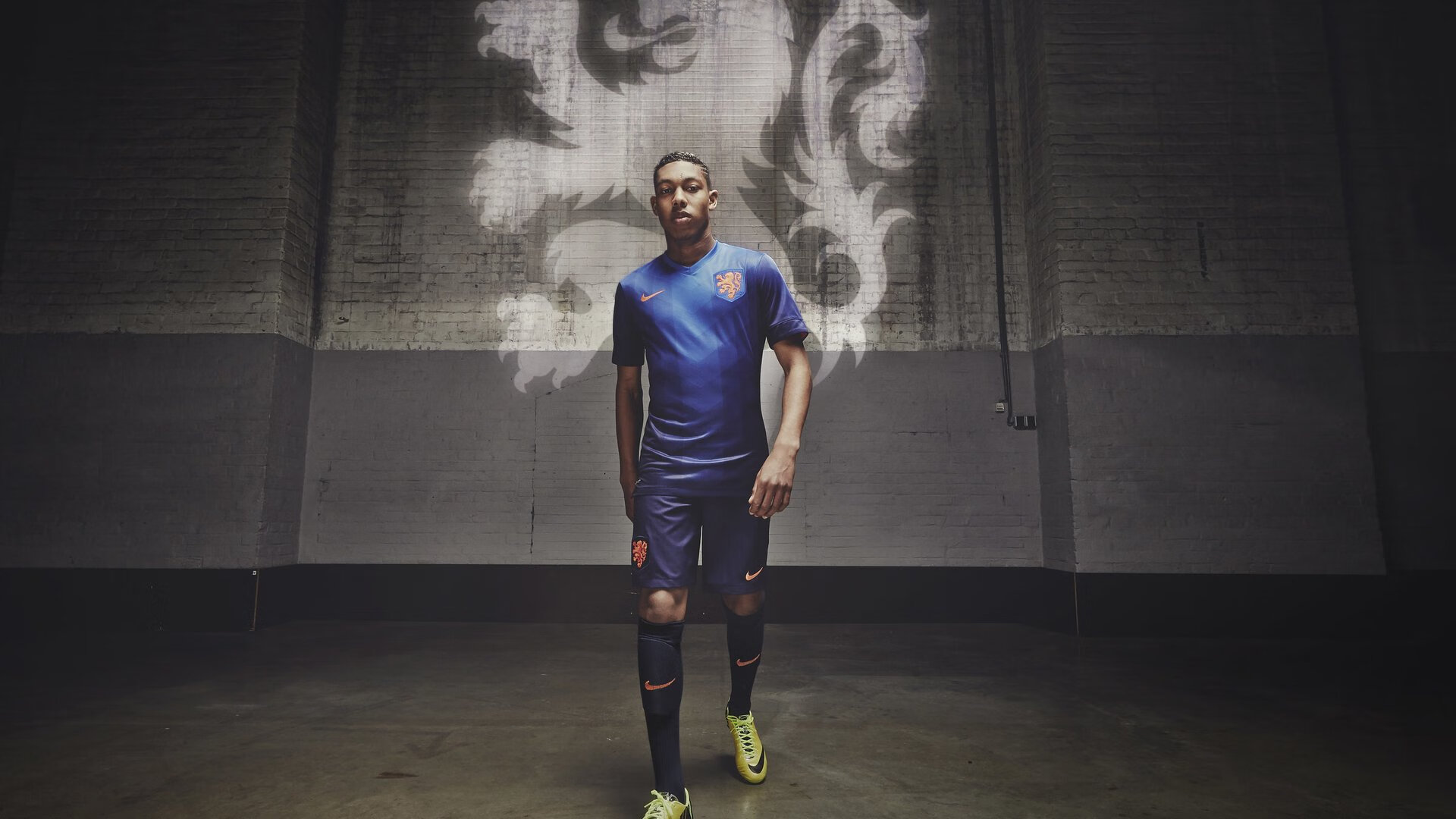 铁血防线定乾坤，蒂亚戈锁死几内亚尖刀，雷恩战术纪律铸就唯一性胜利