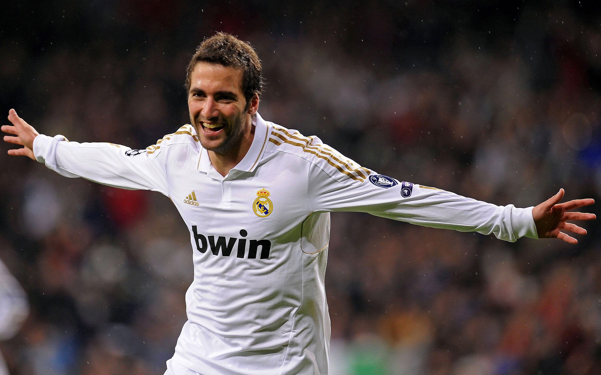 篮球次元壁破裂之夜,广东队跨时空一波流带走勇士,东契奇双端统治现实与想象