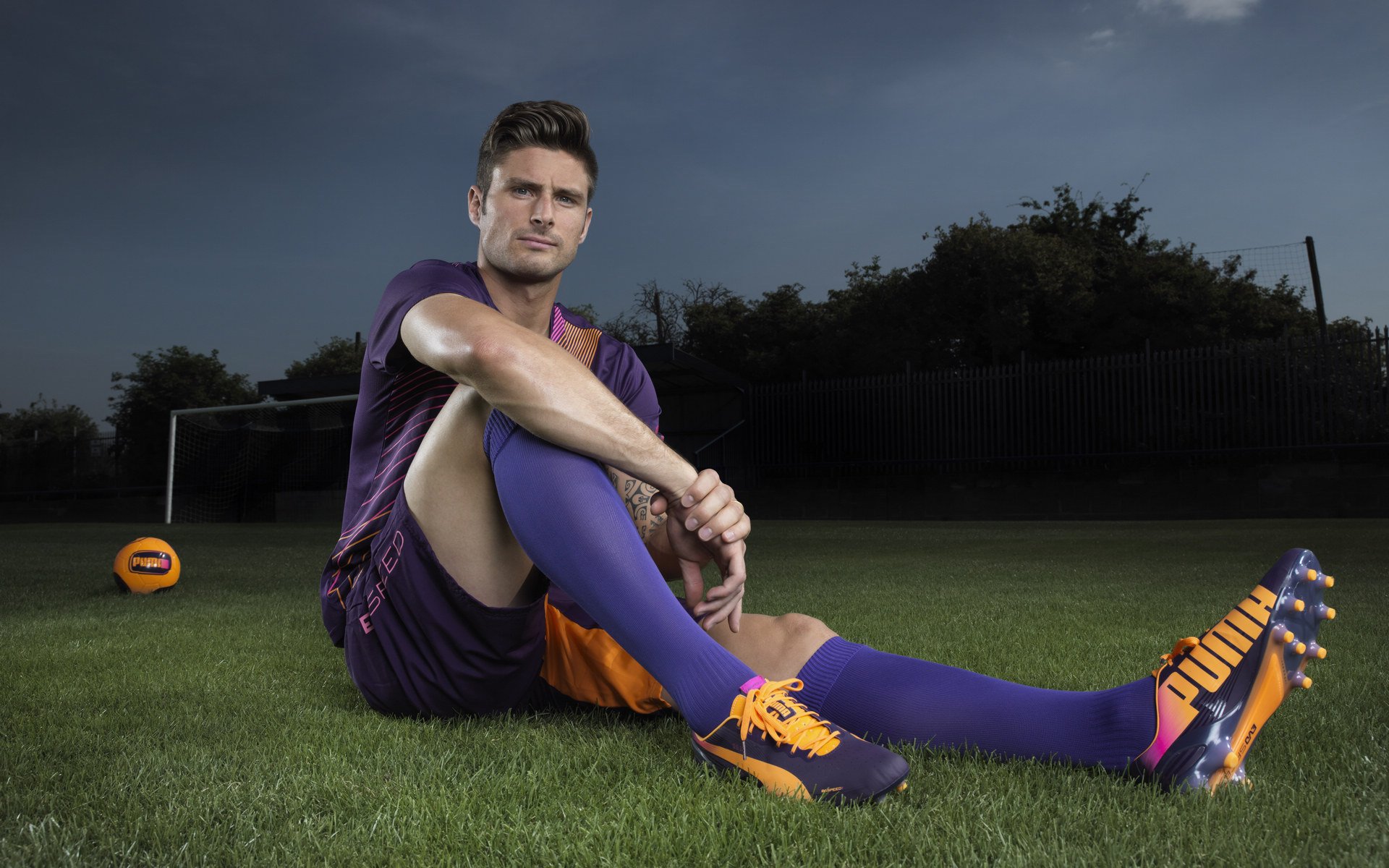 世界排名争夺战之夜，京多安关键进球定乾坤